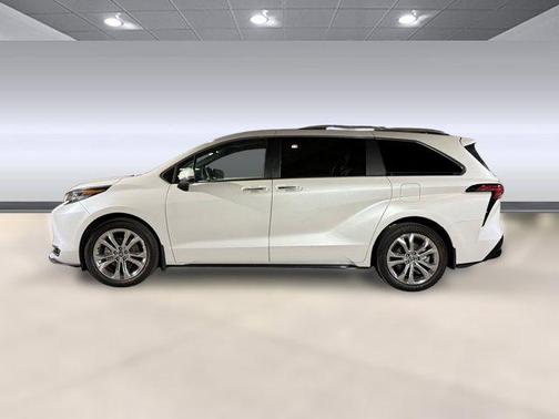 2024 Toyota Sienna Platinum