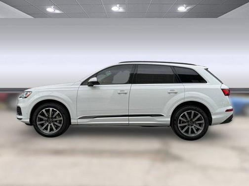 2023 Audi Q7 45 Premium Plus