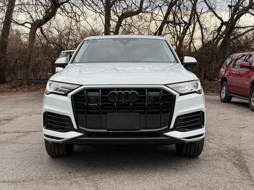 2023 Audi Q7 45 Premium Plus