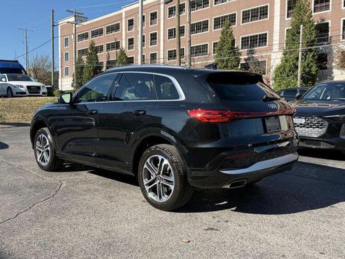 2025 Audi Q5 Premium TFSI quattro S tronic