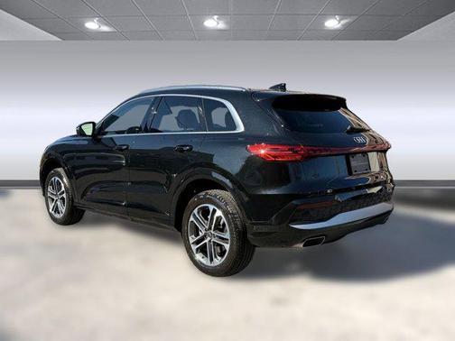 2025 Audi Q5 Premium TFSI quattro S tronic