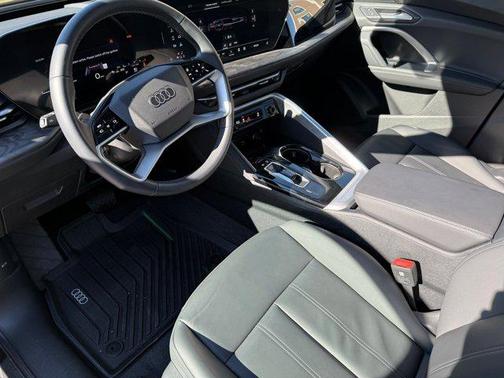 2025 Audi Q5 Premium TFSI quattro S tronic