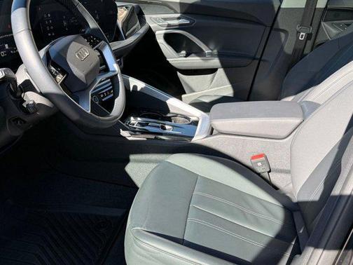 2025 Audi Q5 Premium TFSI quattro S tronic