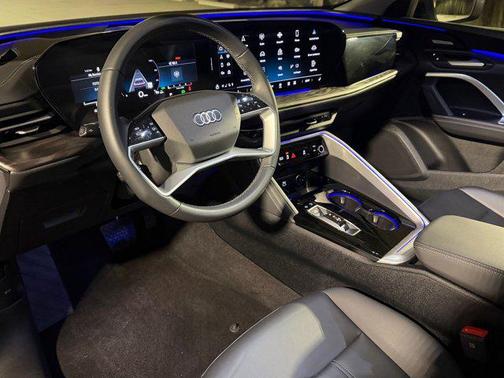 Tambora Gray Metallic 2025 Audi Q5 Premium Plus TFSI quattro S tronic