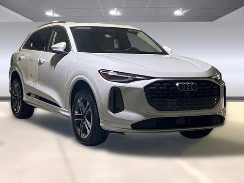 2025 Audi Q5 Premium TFSI quattro S tronic