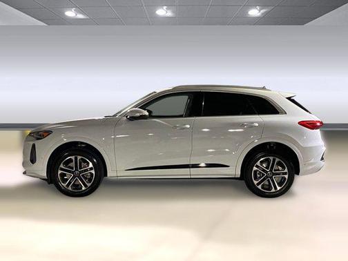 2025 Audi Q5 Premium TFSI quattro S tronic