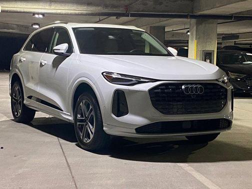 2025 Audi Q5 Premium TFSI quattro S tronic