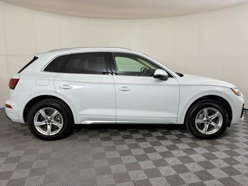 2024 Audi Q5 40 Premium