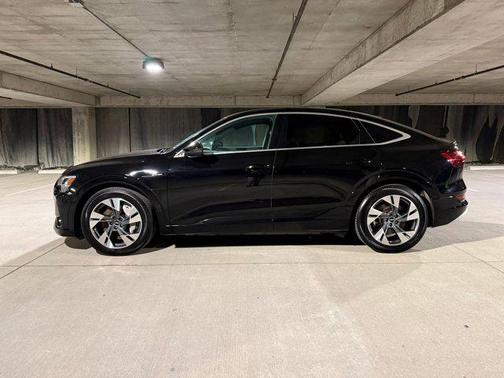 2022 Audi e-tron Sportback S line Premium