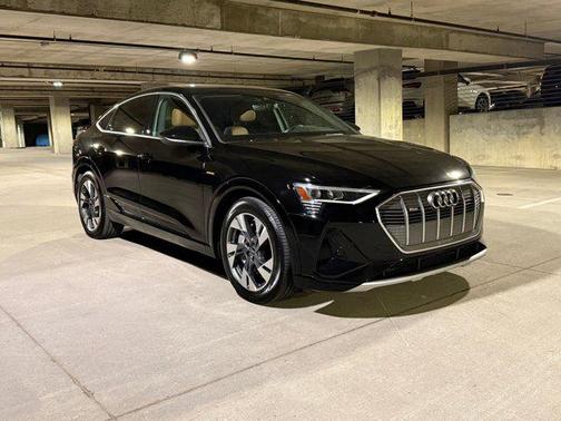 2022 Audi e-tron Sportback S line Premium