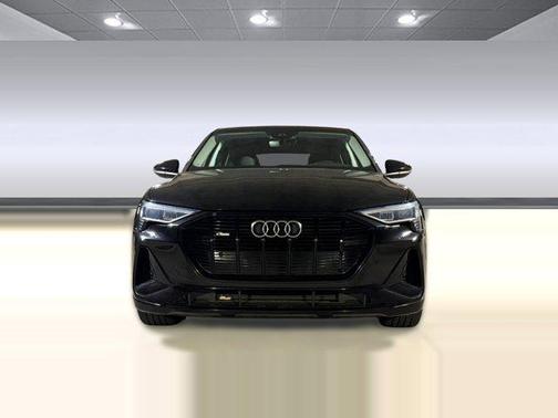 Mythos Black Metallic 2021 Audi e-tron Sportback Premium