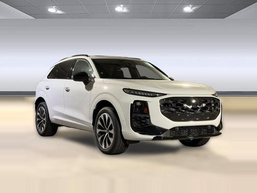 Glacier White Metallic 2026 Audi Q3 TFSI quattro S tronic