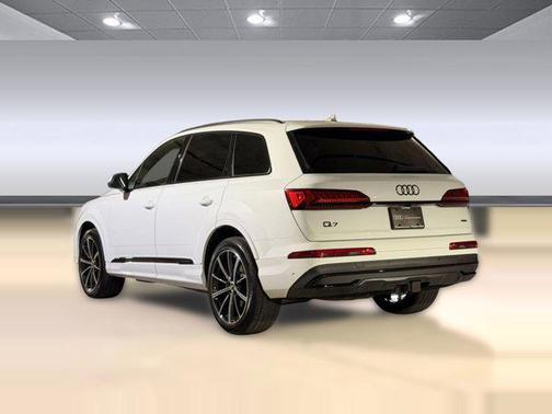Glacier White Metallic 2023 Audi Q7 55 Premium Plus