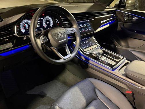 Glacier White Metallic 2023 Audi Q7 55 Premium Plus