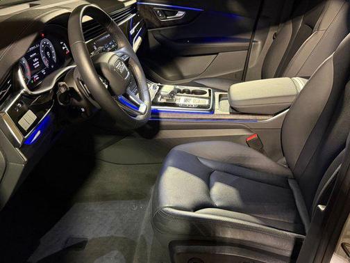 Glacier White Metallic 2023 Audi Q7 55 Premium Plus