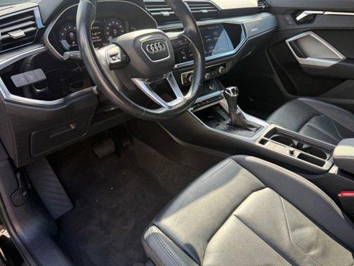 2024 Audi Q3 Premium 45 TFSI S line quattro Tiptronic