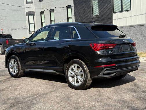 2024 Audi Q3 Premium 45 TFSI S line quattro Tiptronic