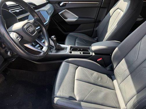 2024 Audi Q3 Premium 45 TFSI S line quattro Tiptronic