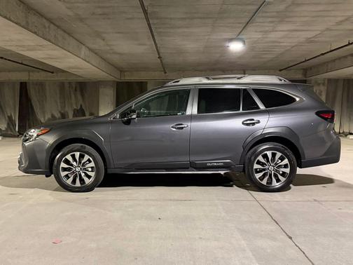 Magnetite Gray Metallic 2024 Subaru Outback Limited