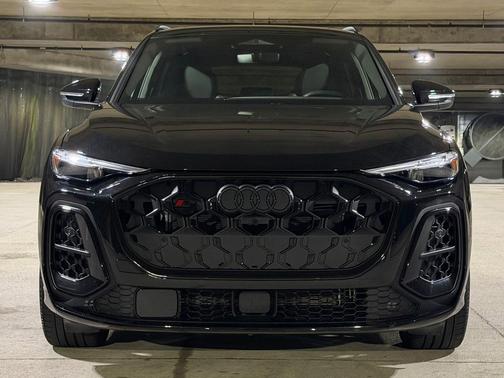 Mythos Black Metallic 2025 Audi SQ5 3.0T Premium Plus