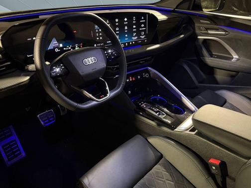 Mythos Black Metallic 2025 Audi SQ5 3.0T Premium Plus