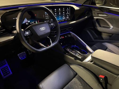 Mythos Black Metallic 2025 Audi SQ5 3.0T Premium Plus