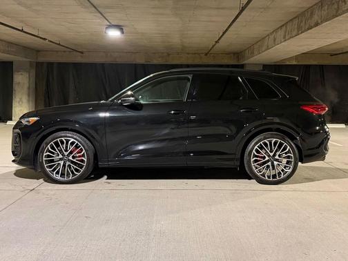 Mythos Black Metallic 2025 Audi SQ5 3.0T Premium Plus