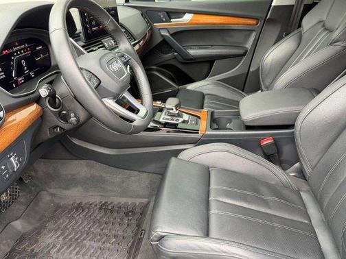 2023 Audi Q5 45 S line Premium Plus