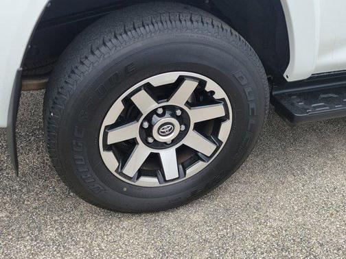 2024 Toyota 4Runner TRD Off Road