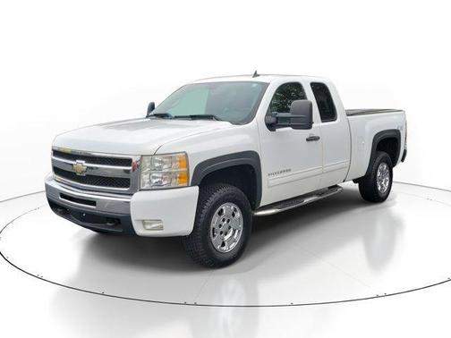 Summit White 2011 Chevrolet Silverado 1500 LT