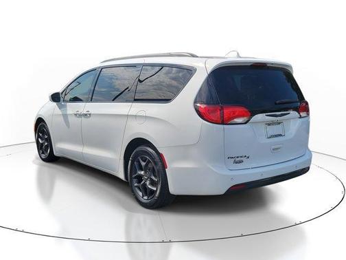 2018 Chrysler Pacifica Touring-L Plus