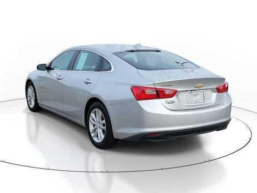 Silver Ice Metallic 2017 Chevrolet Malibu 1LT