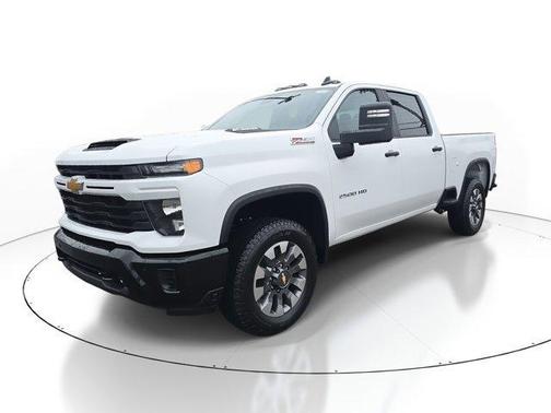 Summit White 2026 Chevrolet Silverado 2500 Custom