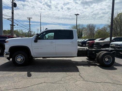 2025 Chevrolet Silverado 3500 LT