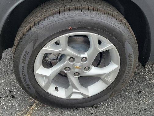 Mosaic Black Metallic 2026 Chevrolet Trax LS