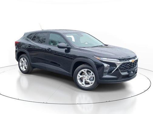 Mosaic Black Metallic 2026 Chevrolet Trax LS