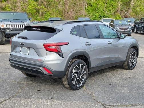 Sterling Gray Metallic 2026 Chevrolet Trax FWD 2RS
