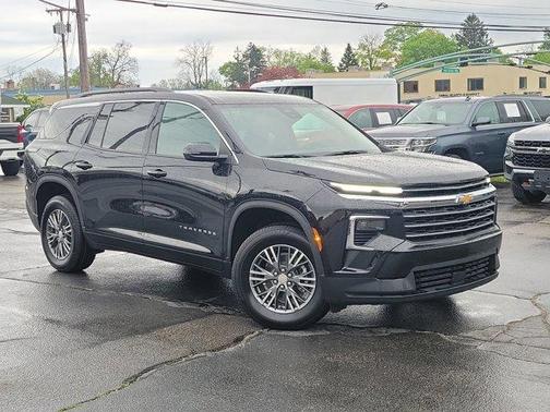 Mosaic Black Metallic 2026 Chevrolet Traverse LT