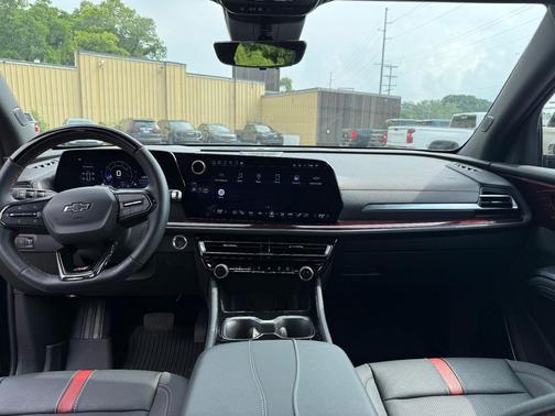 Mosaic Black Metallic 2024 Chevrolet Traverse RS