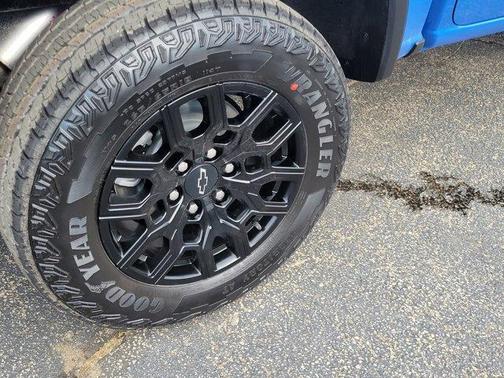 Reef Blue Metallic 2026 Chevrolet Colorado Trail Boss