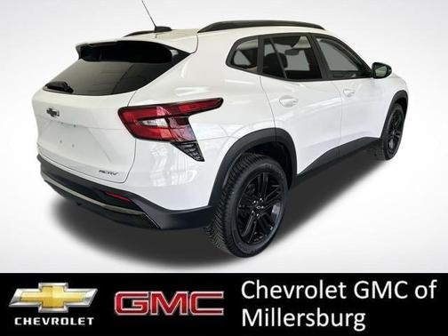 Summit White 2024 Chevrolet Trax ACTIV