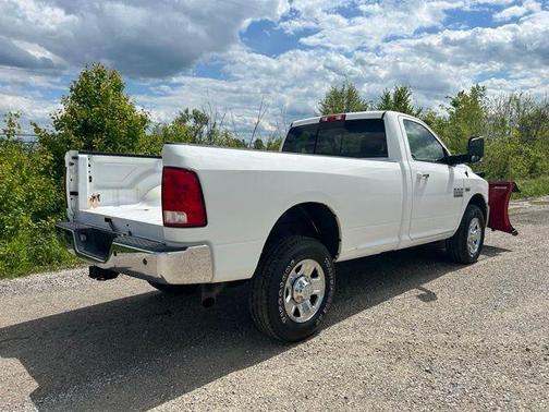 Bright White Clearcoat 2018 RAM 3500 SLT
