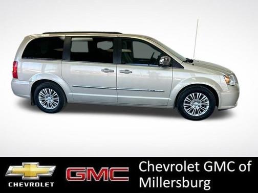 2015 Chrysler Town & Country Touring-L
