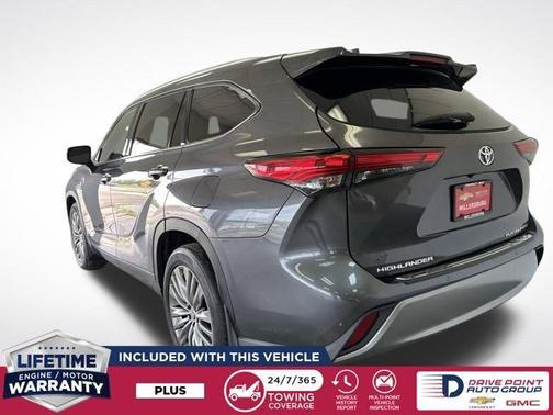 Gray 2022 Toyota Highlander Platinum
