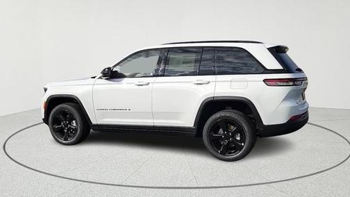 Bright White Clearcoat 2025 Jeep Grand Cherokee Limited