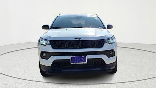 Bright White Clearcoat 2026 Jeep Compass Latitude