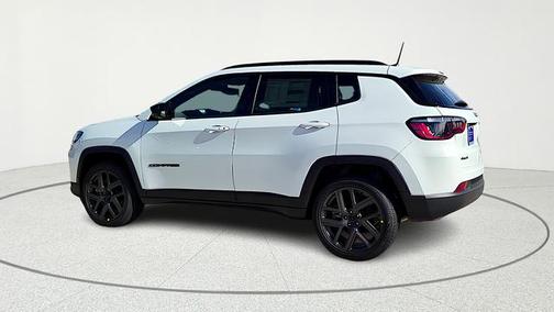 Bright White Clearcoat 2026 Jeep Compass Latitude