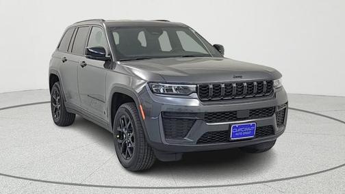 Metallic 2026 Jeep Grand Cherokee Laredo