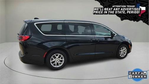 2023 Chrysler Pacifica Touring-L