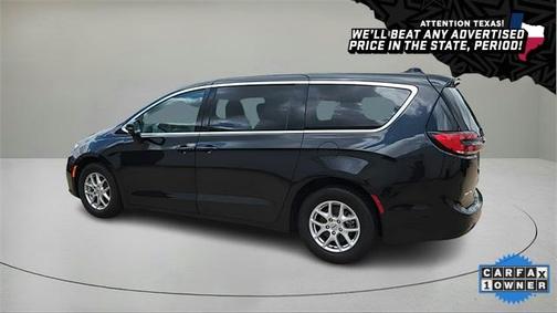 2023 Chrysler Pacifica Touring-L